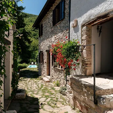 Üdülőközpont Romito - Relais & Fiume